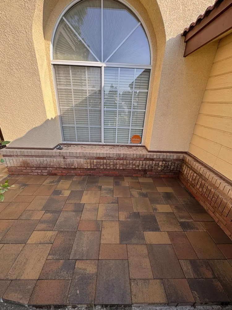 Local yard maintenance for beautiful yards in Bakersfield, CA by Venturi Landscape