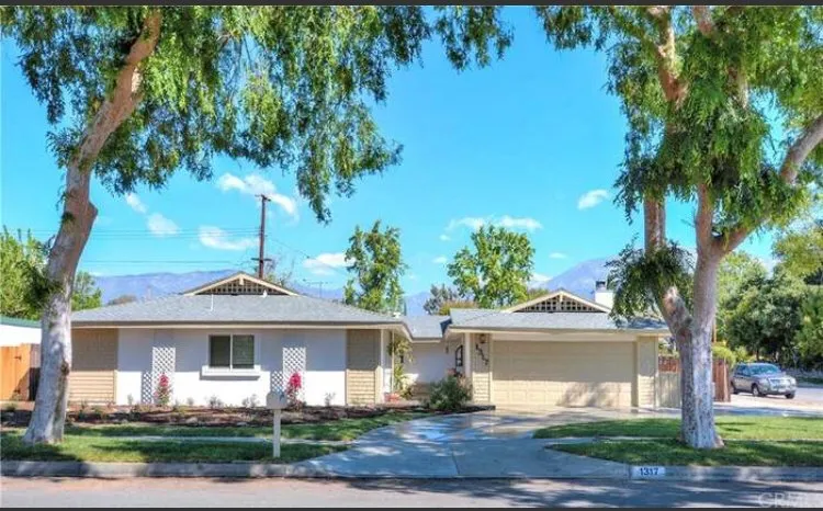 Reliable landscaping services in Bakersfield, CA by Venturi Landscape