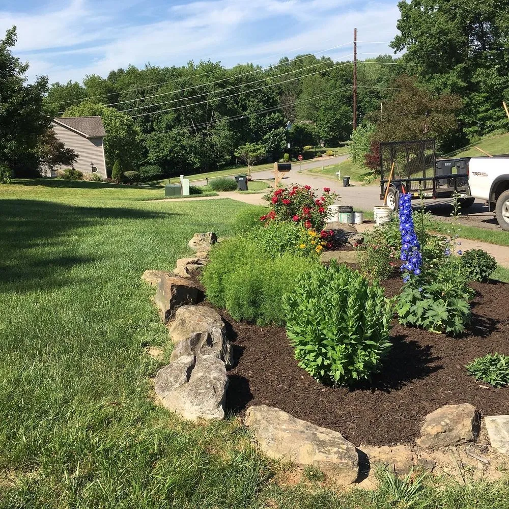 Expert lawn care service in Pittsburgh, PA - Verardi Landscapes