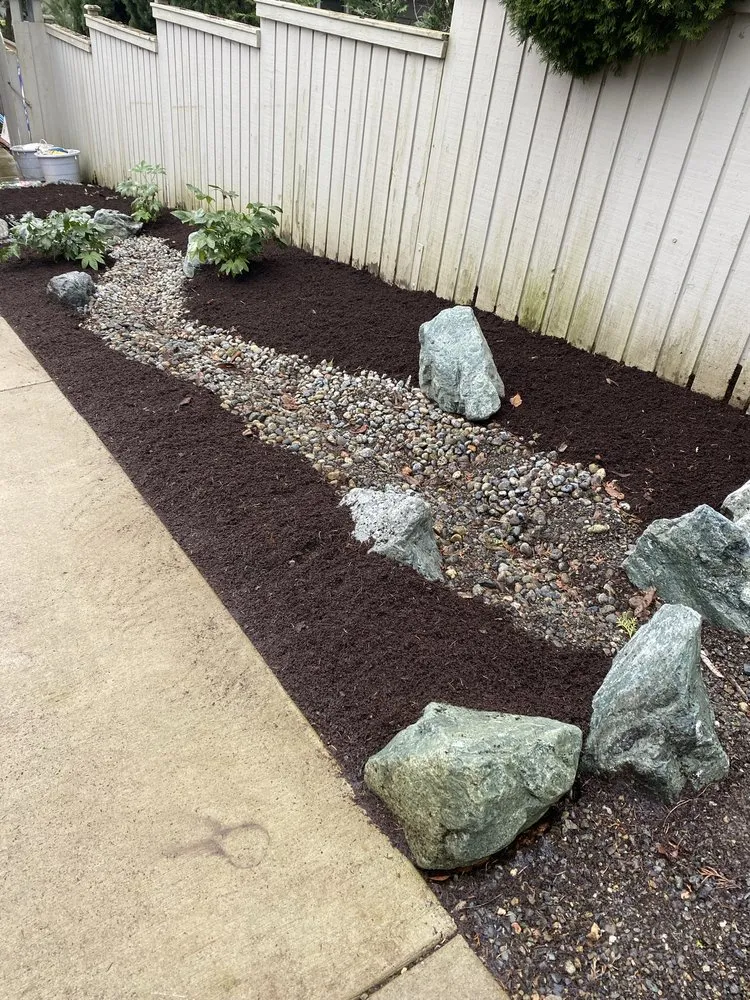 Local garden landscaping in Shoreline, WA by Verdancraft