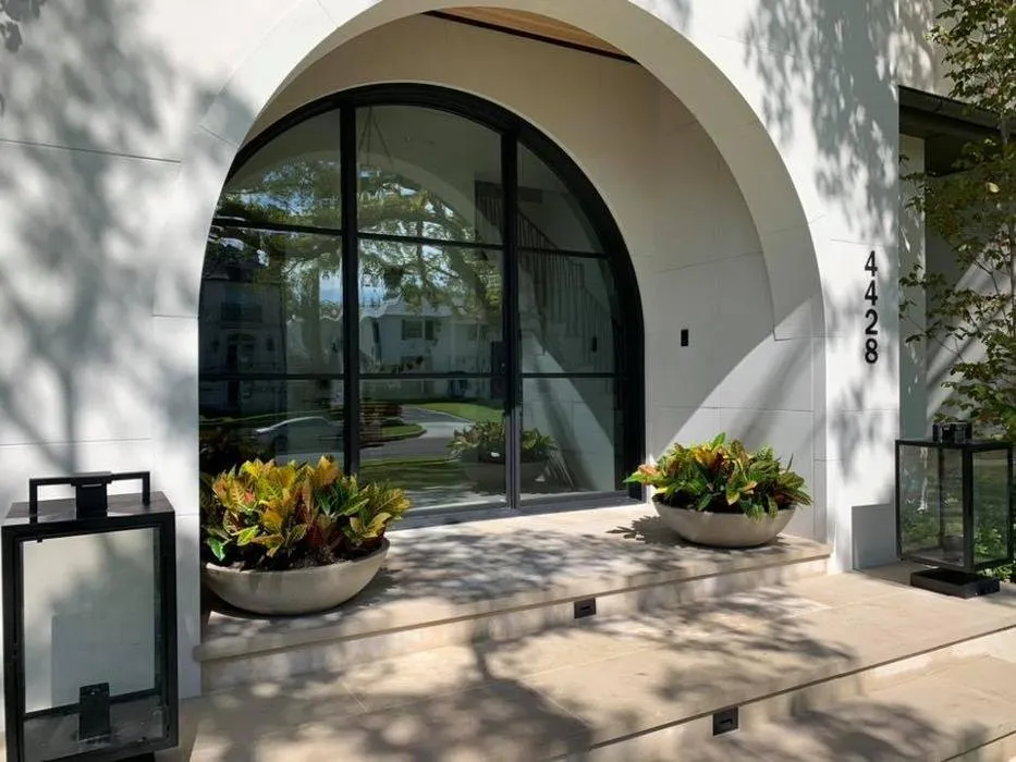 Custom lawn mowing service in Dallas, TX by Verdant Grounds