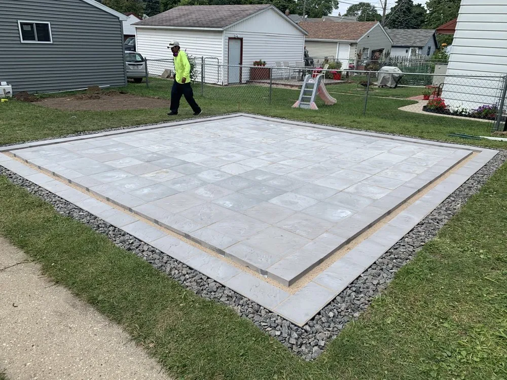 Top-rated lawn mowing service for beautiful yards across Milwaukee, WI - Verdant Landscaping