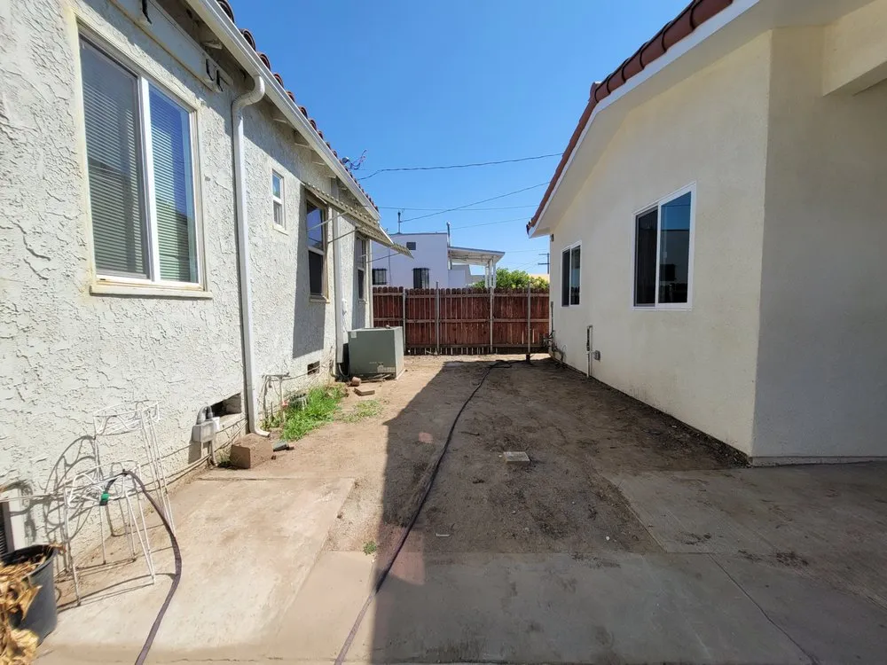 Affordable landscaping services for year-round maintenance in Los Angeles, CA by Verdant Oasis Landscape and Maintenance