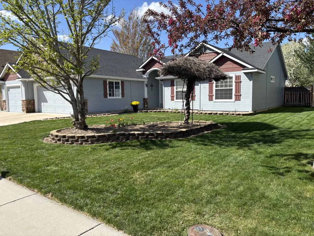 Local lawn mowing service in Nampa, ID - Verde Green Lawn Care