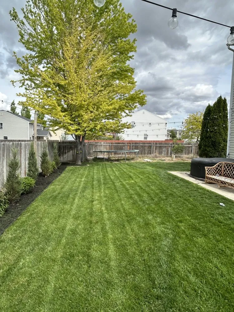 Expert yard maintenance in Nampa, ID by Verde Green Lawn Care