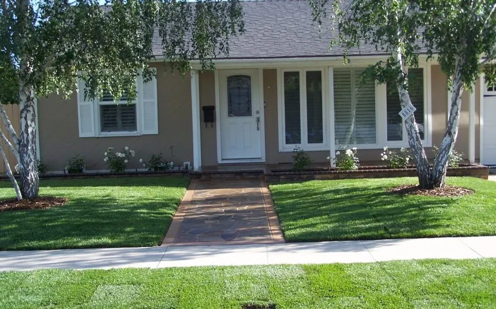 Affordable lawn care service in Apple Valley, CA by Verde Landscape