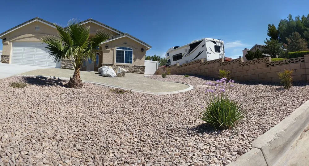 Reliable yard maintenance for year-round maintenance in Apple Valley, CA by Verde Landscape