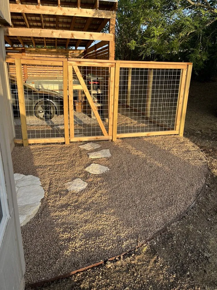 Reliable lawn care service near you across Austin, TX - Verde Lux Stone & Garden