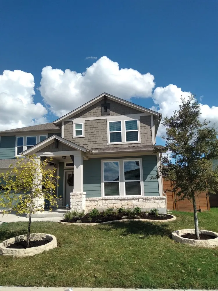 Professional lawn mowing service experts serving Austin, TX - Verde Lux Stone & Garden