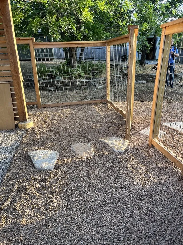 Reliable lawn care service experts serving Austin, TX - Verde Lux Stone & Garden