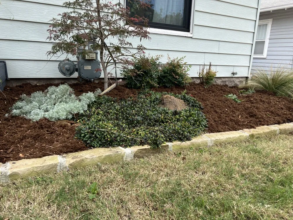 Professional lawn mowing service in Oklahoma City, OK - Verde Natural Lawn Services