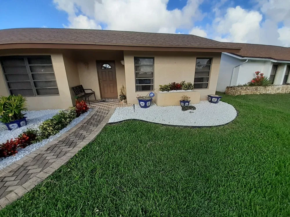 Reliable lawn care service in Greenacres, FL - Verdul Landscaping & Lawn Service