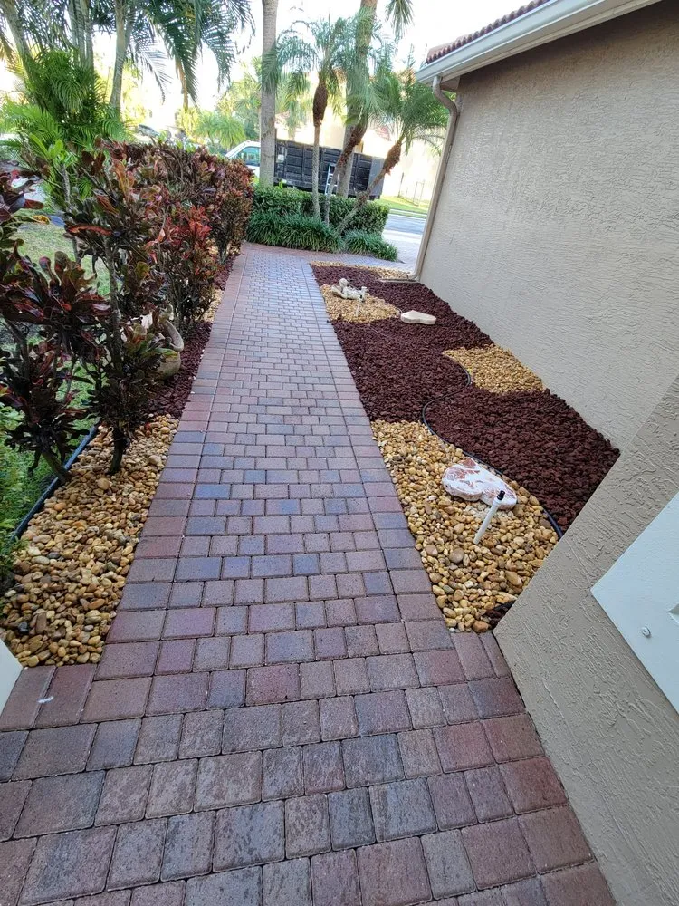Custom residential landscaping in Greenacres, FL - Verdul Landscaping & Lawn Service