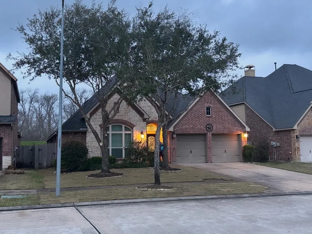 Affordable residential landscaping near you in Rosharon, TX by Verdure Landscape