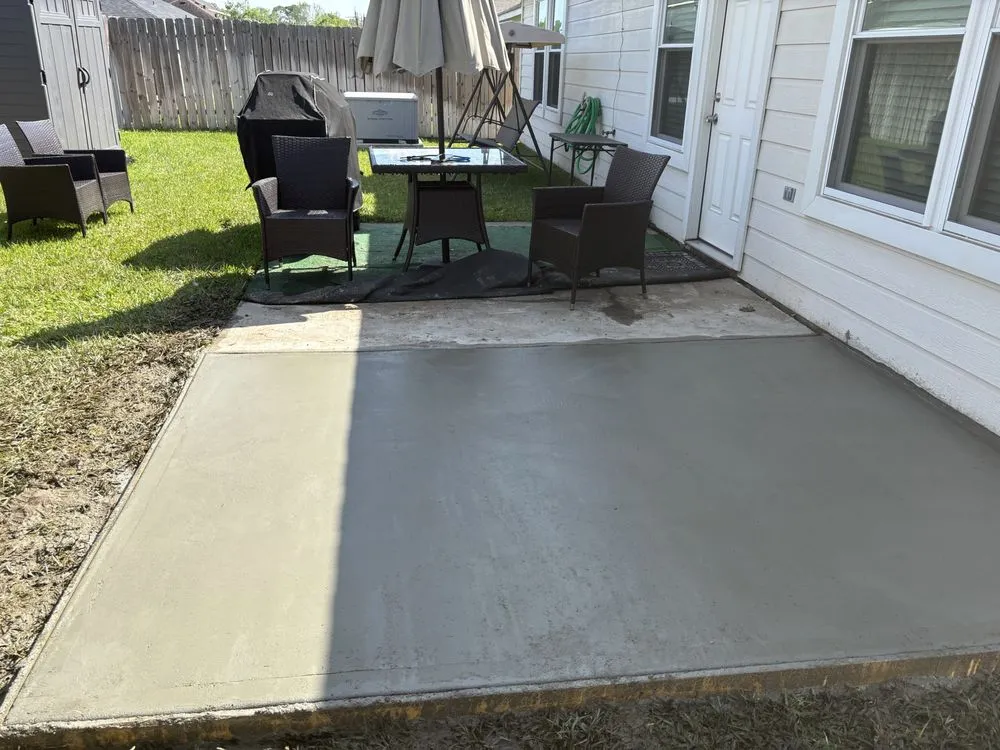 Custom landscaping services in Rosharon, TX by Verdure Landscape