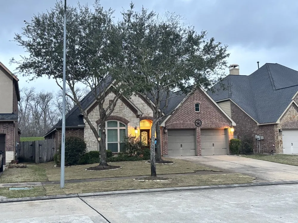 Custom garden landscaping with custom design in Rosharon, TX by Verdure Landscape