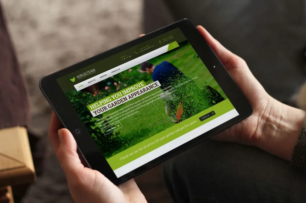 Expert garden landscaping for residential properties in Boca Raton, FL by Vergelteam