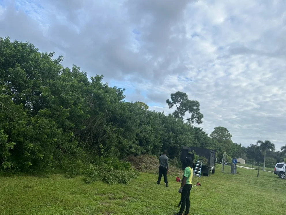 Custom lawn mowing service for homes in Lake Park, FL by Verry Fast Landscaping