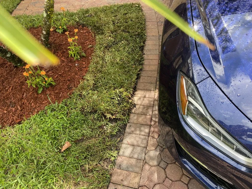 Expert outdoor landscaping in Lake Park, FL - Verry Fast Landscaping