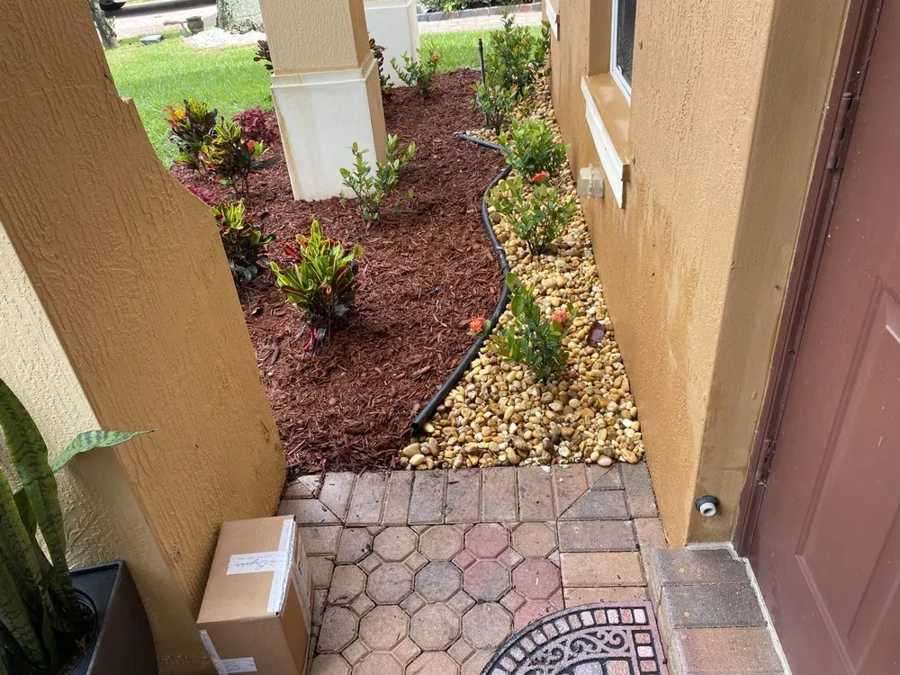 Top-rated yard cleanup service in Lake Park, FL - Verry Fast Landscaping
