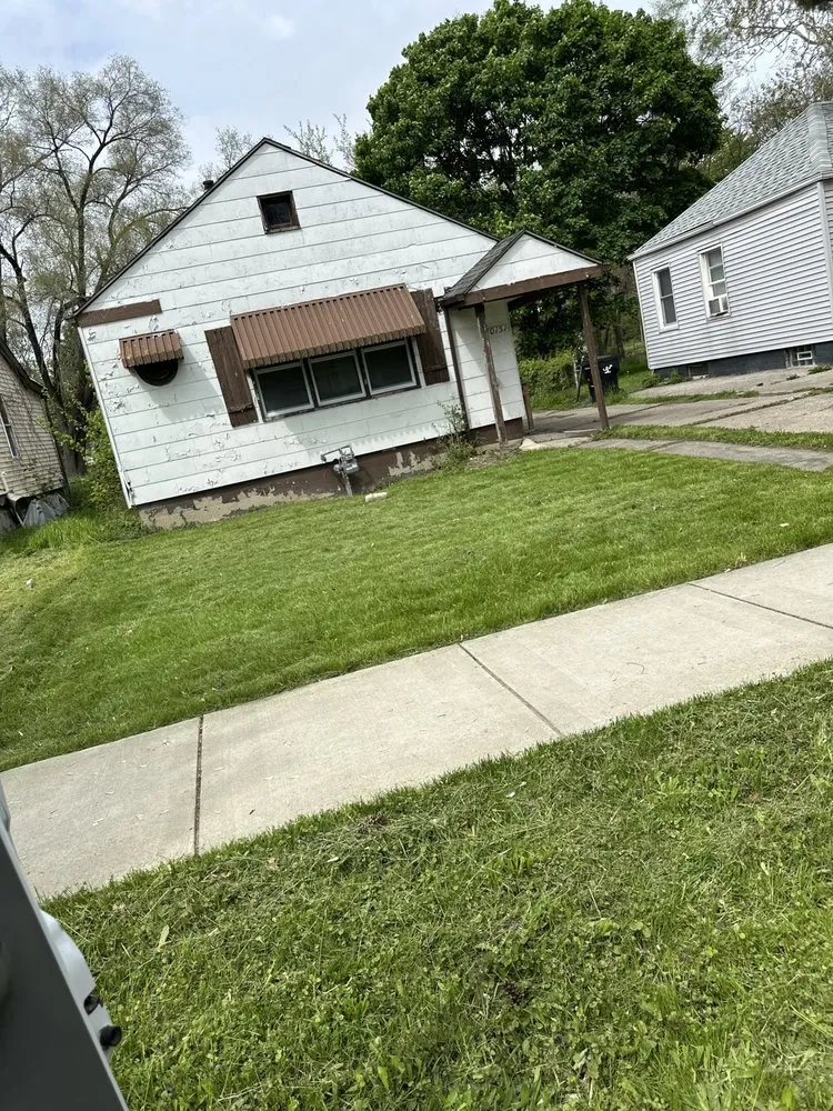 Expert residential landscaping for residential properties across Detroit, MI - Versatile Industries