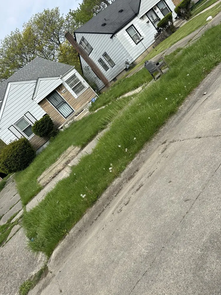 Trusted lawn mowing service experts serving Detroit, MI - Versatile Industries