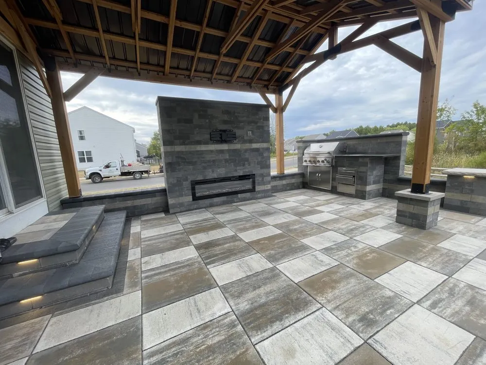 Local residential landscaping experts serving Reynoldsburg, OH - Versatile Landscapers