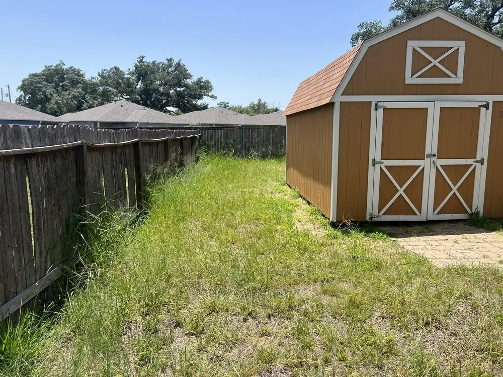 Custom yard cleanup service experts serving San Antonio, TX - Versatile Yard Appeal