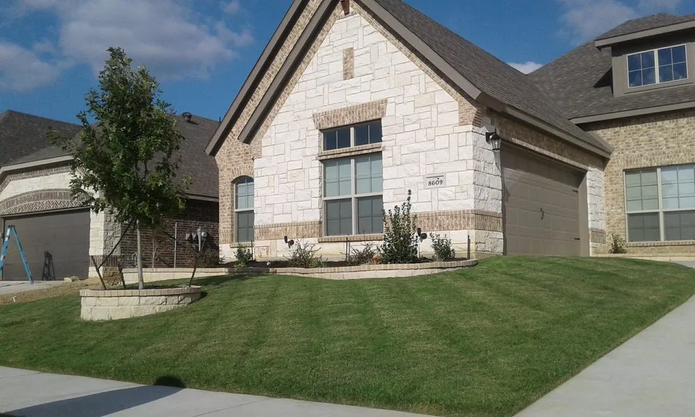 Reliable lawn care service experts serving Crowley, TX - Vertical Service & Contractors