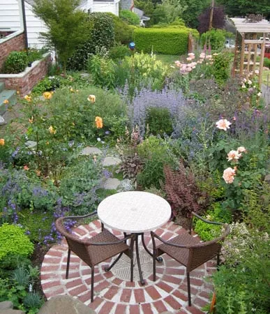 Expert landscape design in Seattle, WA by Vertumni Fine Landscaping & Gardening