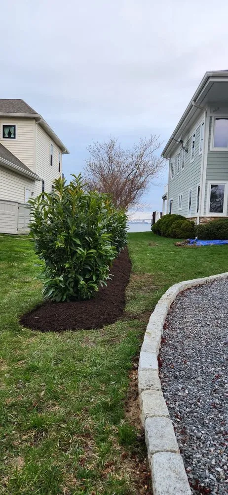 Reliable residential landscaping experts serving Cape Saint Claire, MD - Very Green