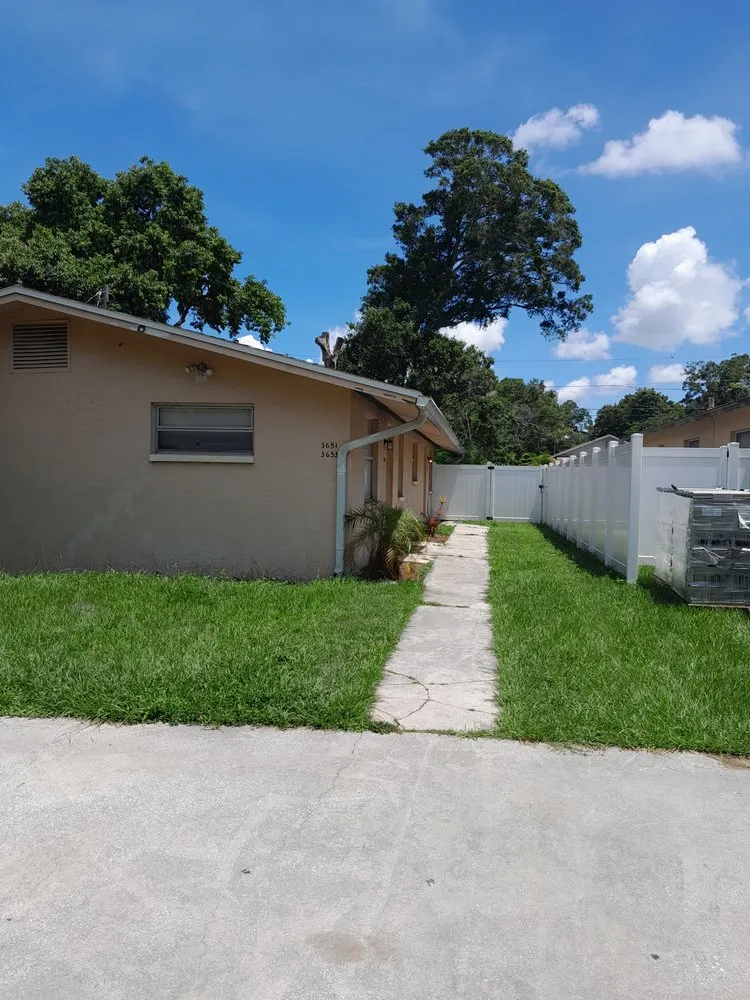 Reliable garden landscaping for residential properties in St. Petersburg, FL by Veryvividglaze Landscaping