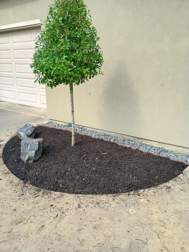 Reliable garden landscaping for residential properties across Saint Francisville, LA - Vessels Lawn Service and Landscaping