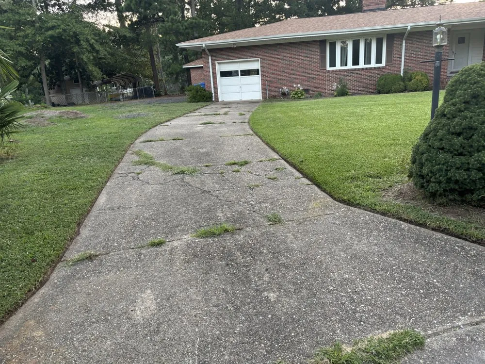 Custom lawn mowing service experts serving Virginia Beach, VA - Vet 214 Cuts