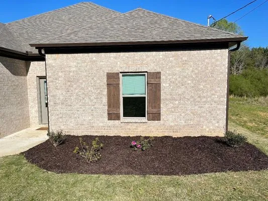 Veteran Cut Lawn Care Logo