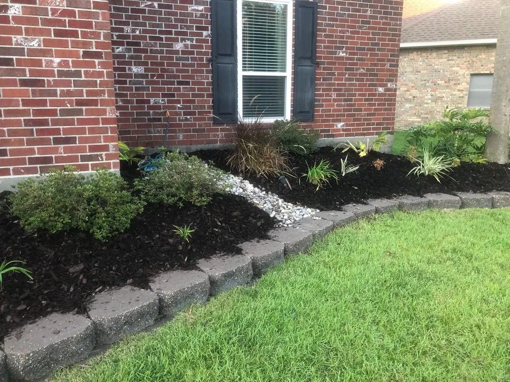 Reliable outdoor landscaping for year-round maintenance in Kiln, MS by Veteran Landscaping