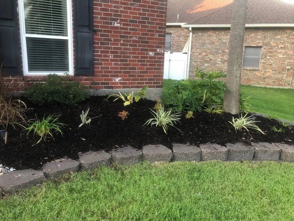 Top-rated landscape design for residential properties in Kiln, MS by Veteran Landscaping