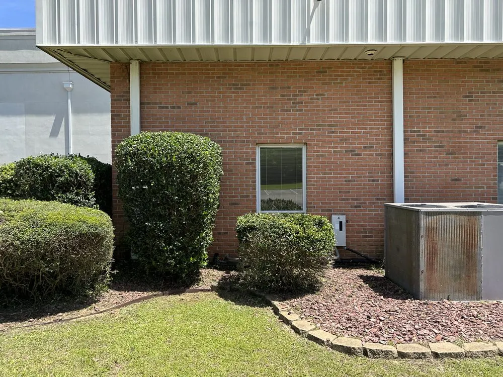 Affordable yard maintenance near you across Dothan, AL - Veteran Lawncare