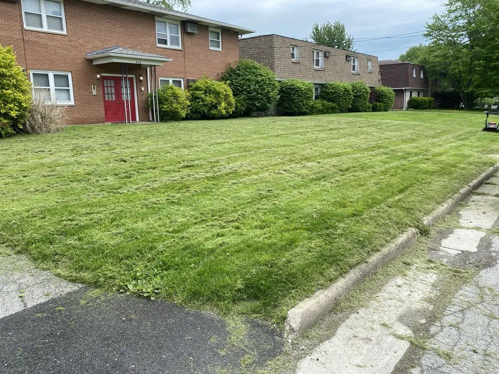 Top-rated garden landscaping for year-round maintenance across Youngstown, OH - Veteran Millers Mowing And Trimming