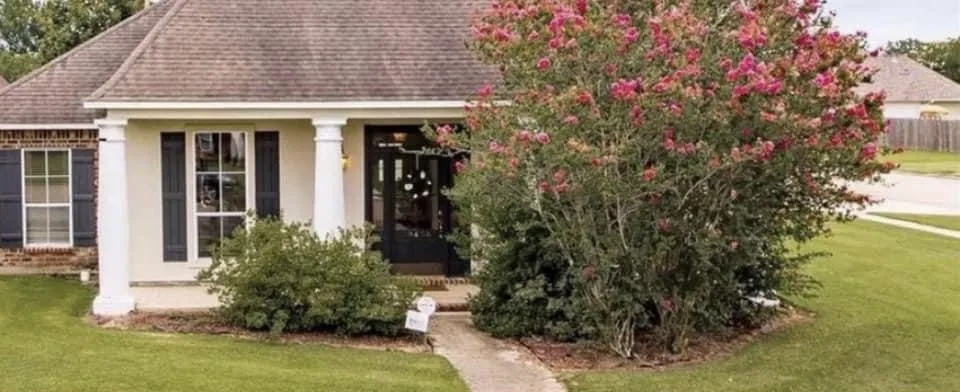 Custom lawn care service for residential properties in Dallas, TX by Veterans Landscaping