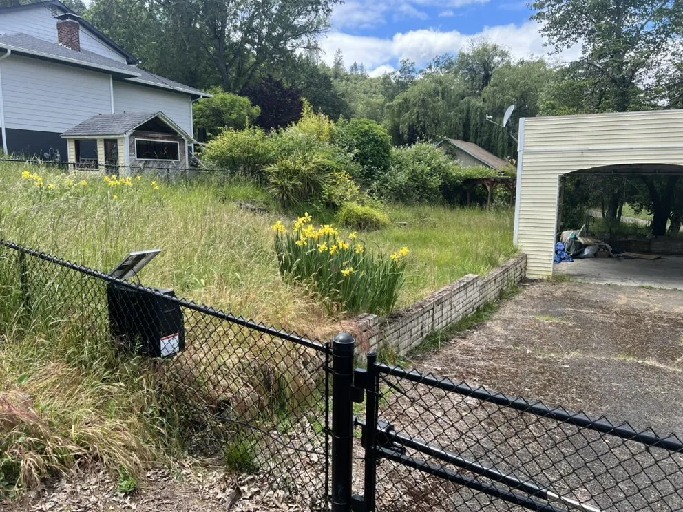 Expert lawn care service with custom design in Winston, OR by Veterans on the Mow