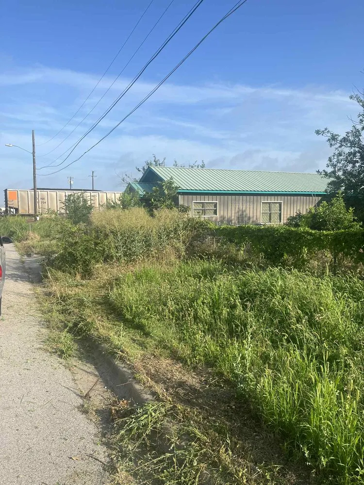 Top-rated yard maintenance experts serving Temple, TX - VeteransCorp Lawn Care and More