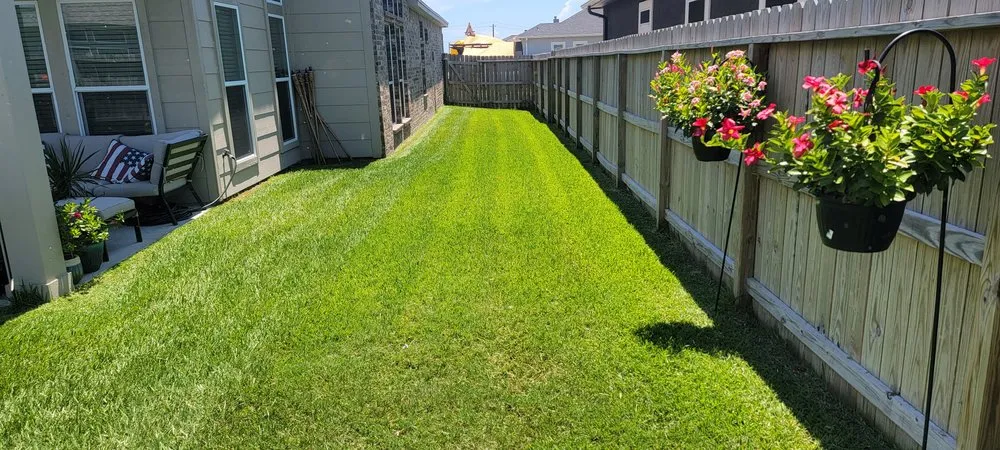 Top-rated lawn mowing service experts serving Corpus Christi, TX - Veterlawn