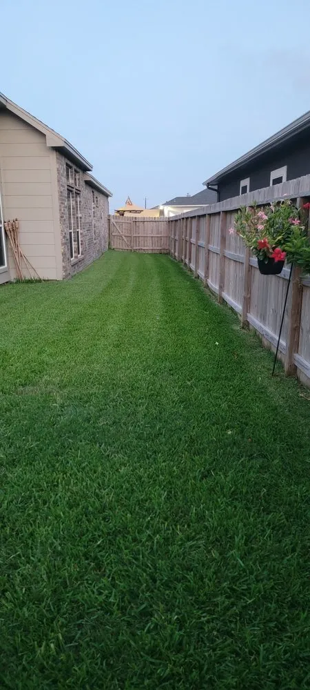 Expert landscape installation in Corpus Christi, TX by Veterlawn
