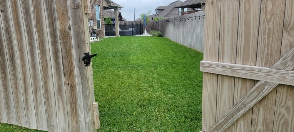 Custom lawn mowing service for outdoor upgrades in Corpus Christi, TX by Veterlawn