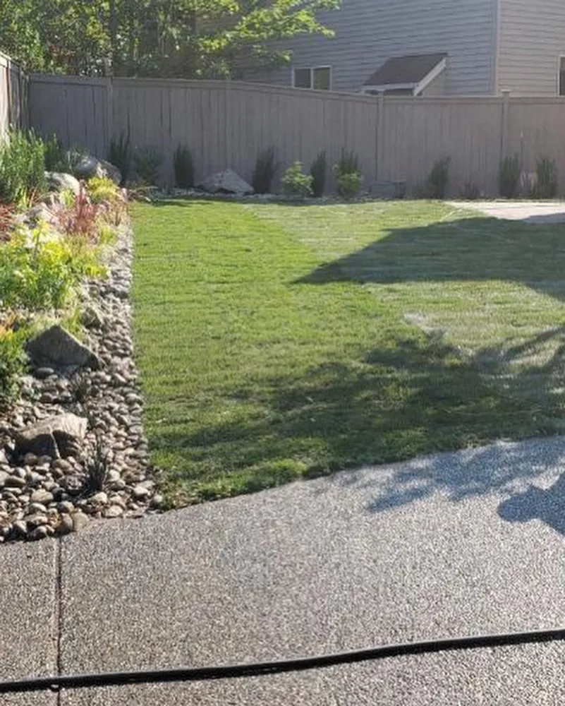 Professional yard maintenance experts serving Kent, WA - Veth’s Landscape Services