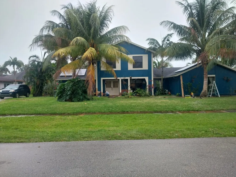 Top-rated landscaping services in West Palm Beach, FL by Vexs Lawncutters