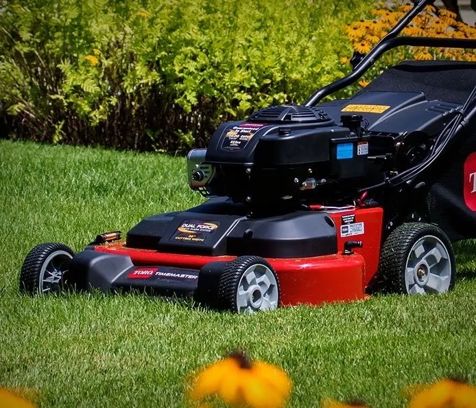 Top-rated lawn mowing service experts serving Irving, TX - Veza Lawn Care