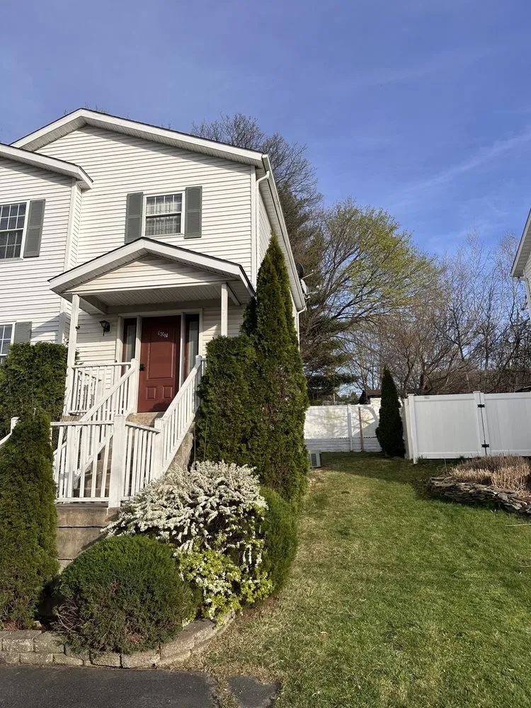 Custom yard maintenance for year-round maintenance in Lodi, NJ by VF Landscape Design