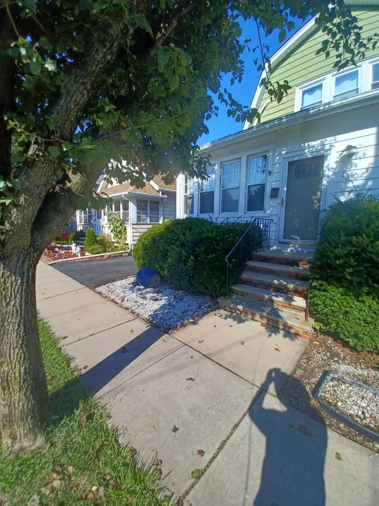 Trusted lawn mowing service experts serving Hackensack, NJ - V&G Landscaping